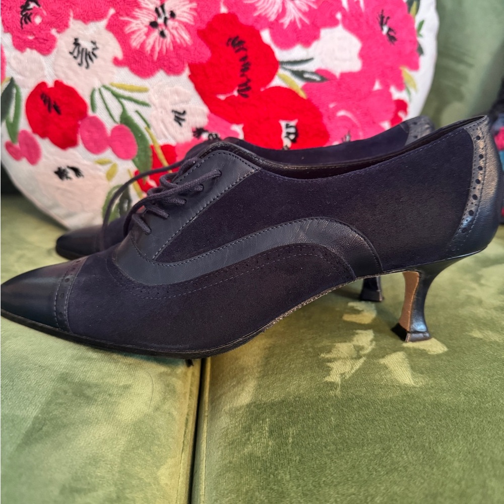 Manolo Blahnik Lace up Pumps